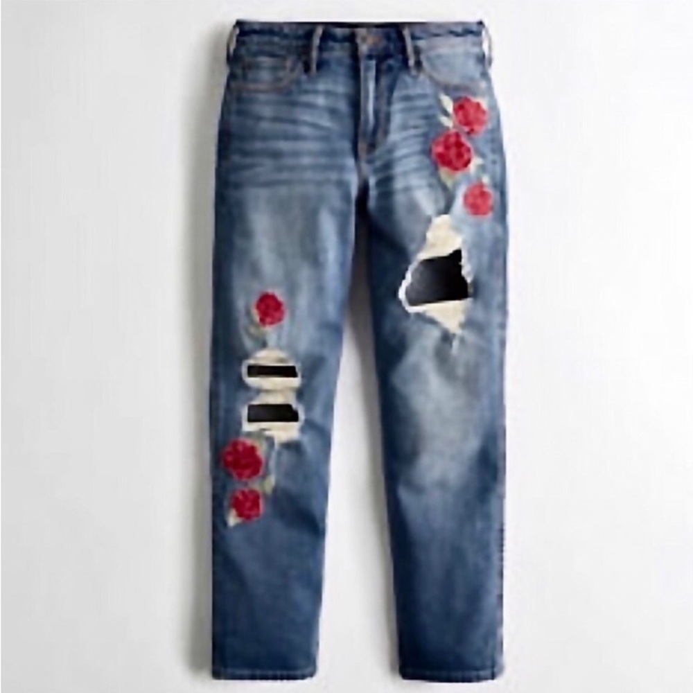 Hollister - Rose Embroidered Jeans